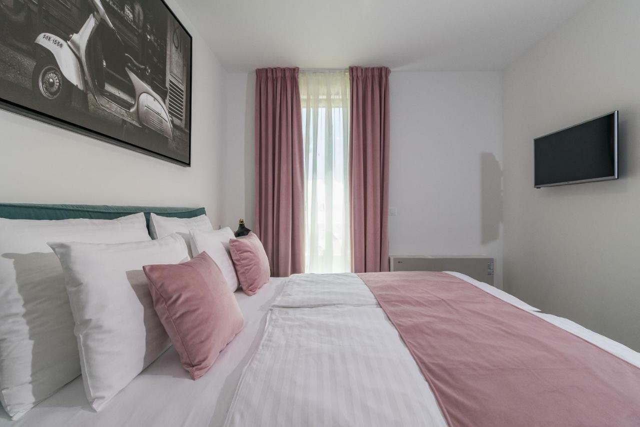רוביני Luxury Apartments Magali מראה חיצוני תמונה