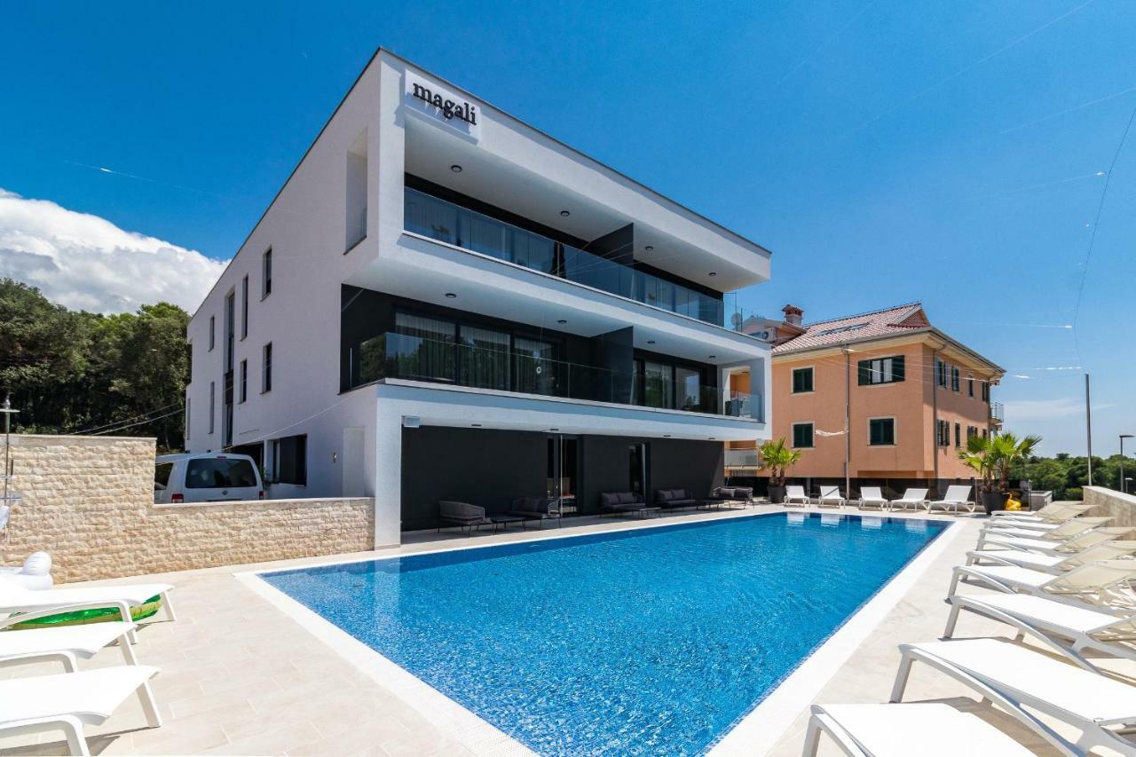 רוביני Luxury Apartments Magali מראה חיצוני תמונה