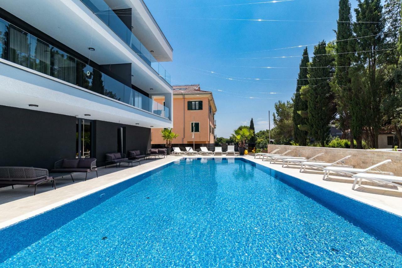 רוביני Luxury Apartments Magali מראה חיצוני תמונה